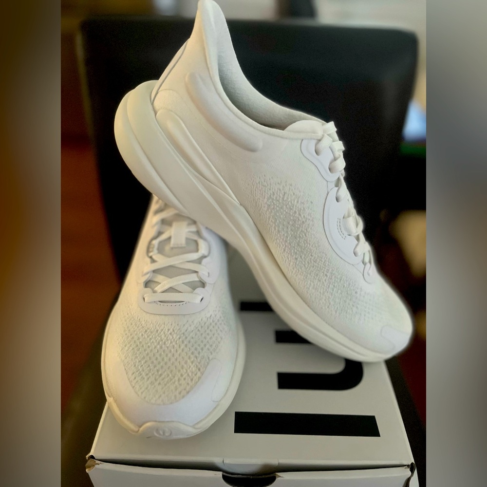 Lululemon BRAND NEW & IN BOX Chargefeel Workout Shoe; Womens;White; sz 8.5